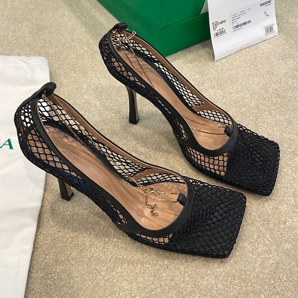 Bottega Veneta Mesh Leather Pump with chain
